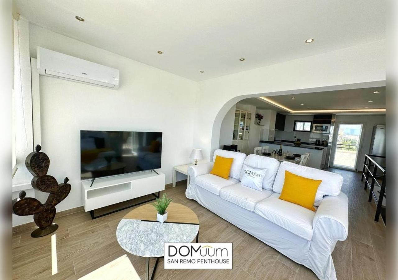 Domuum Holidays - San Remo Penthouse *
